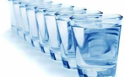 Стаканы с водой