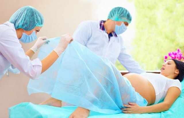 Почему возникает внутриутробная пневмония?