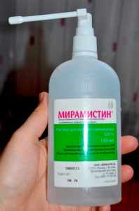 miramistin-sprej-dlya-gorla